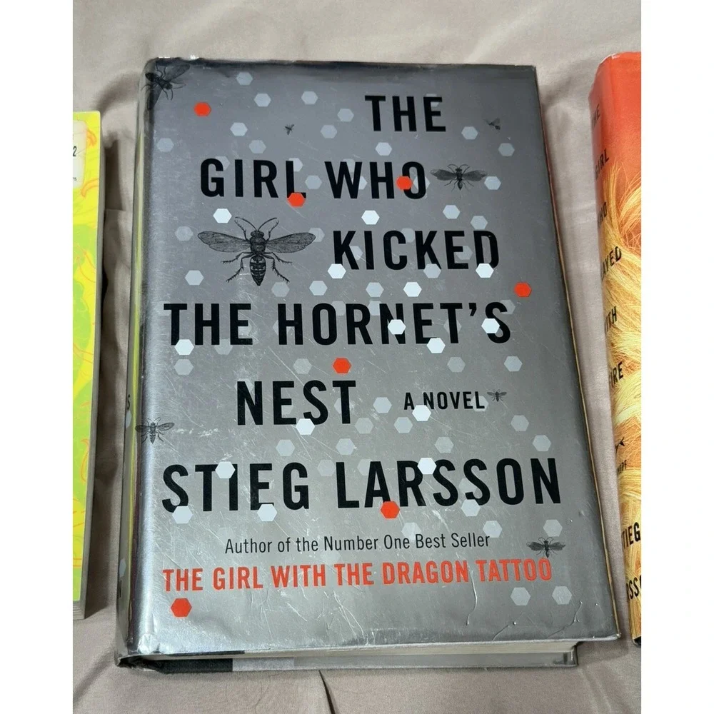 Stieg Larsson Trilogy- The Girl With the Dragon Tattoo (3)‎ Book Set